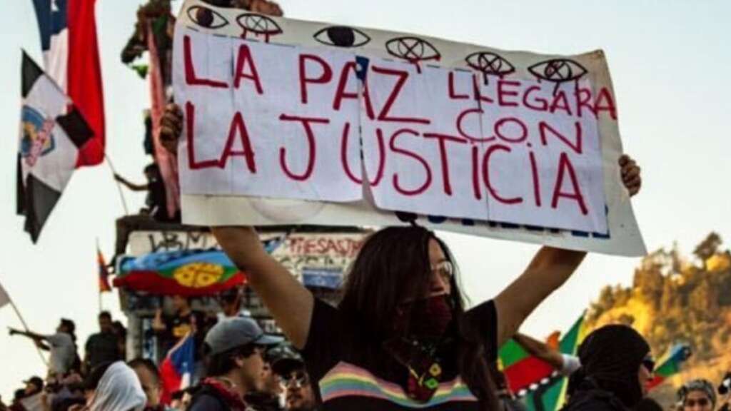 Denuncian falta de ayuda a víctima de represión en Chile