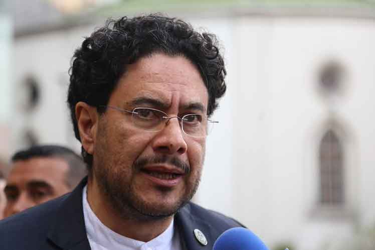 Parlamentarios alertan sobre amenazas contra senador colombiano