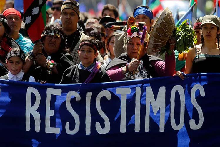 Compás de espera en Chile por situación de líder espiritual mapuche