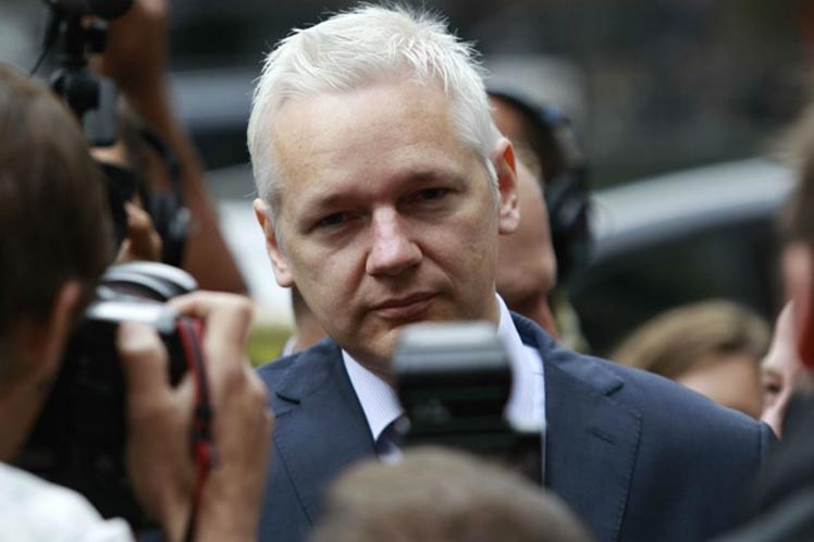 Problemas técnicos en primer día del juicio de extradición de Assange