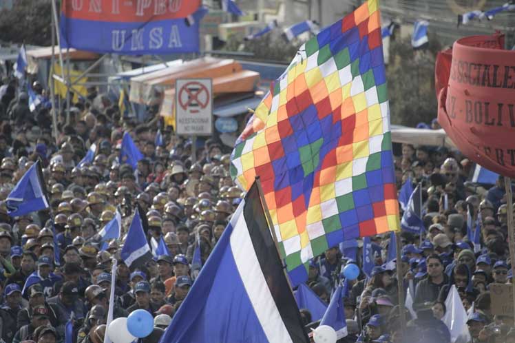 Campaña electoral sigue su curso en Bolivia y Evo Morales llama a unidad