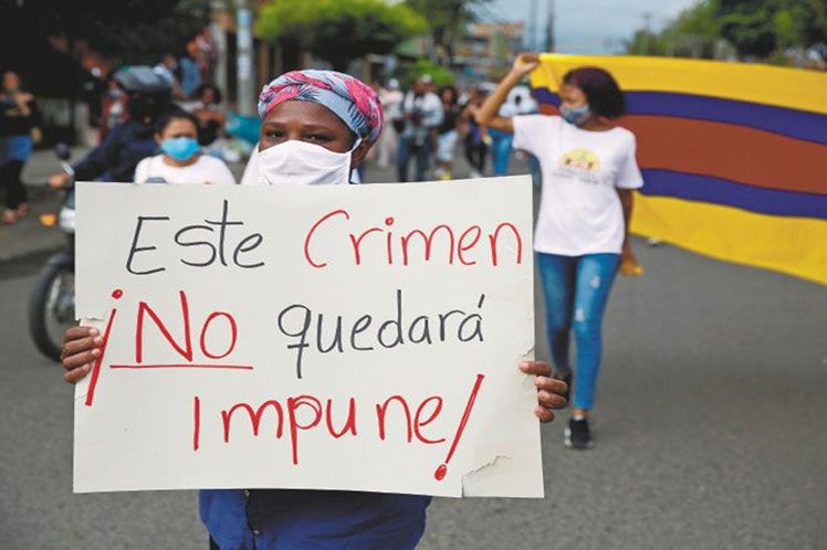 Decenas de miles de colombianos salieron a las calles a protestar por la vida y la paz