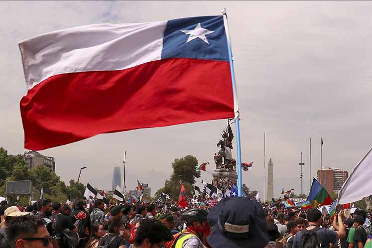 Por Florencia Lagos: La dignidad vence el miedo en Chile