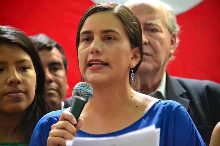 Candidata presidencial progresista en ascenso en nueva encuesta en Perú