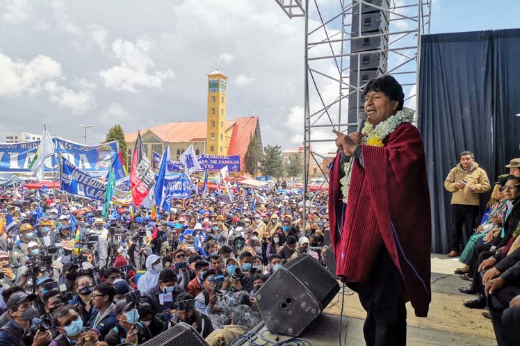 Multitudinario recibimiento a Evo Morales en La Paz, Bolivia