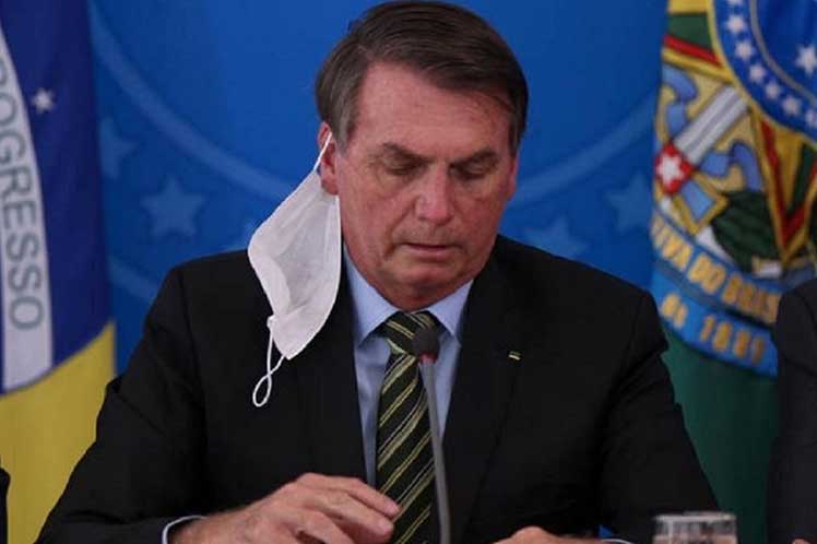 Piden en Brasil aislar a Bolsonaro de combate contra Covid-19