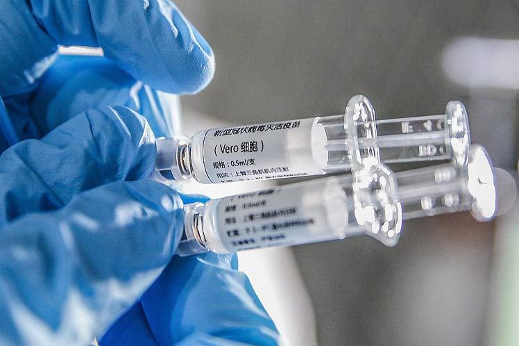 China llama a cooperación internacional contra la politización de vacunas antiCovid–19
