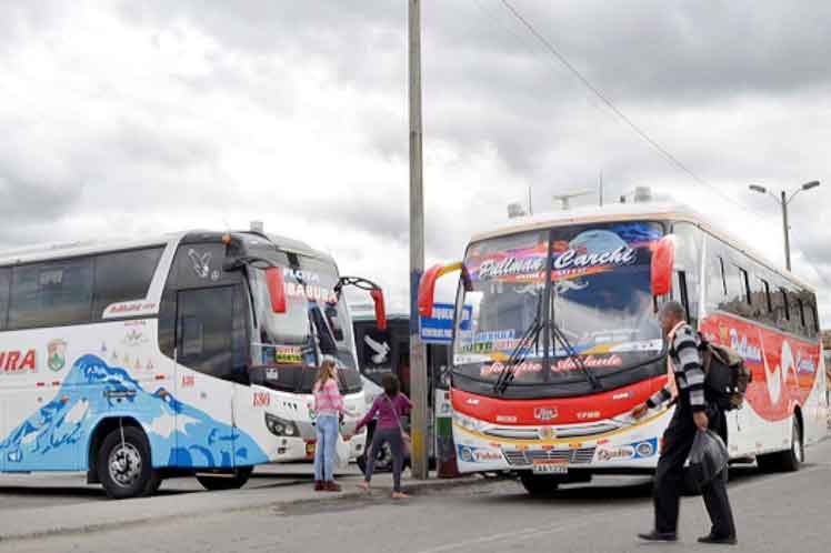 Transportistas de Ecuador harán paro en demandas a gobierno