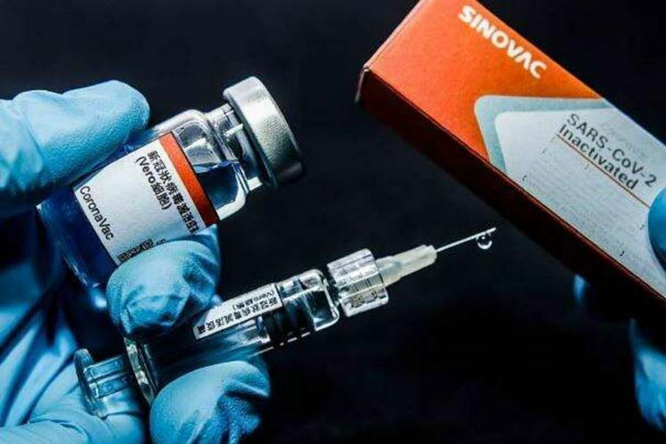 Recibe Chile un millón de dosis de vacuna antiCovid