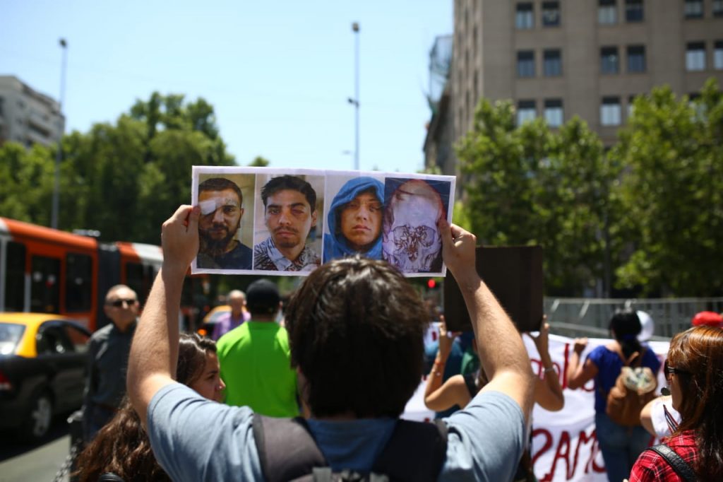 Critican falta de ayuda del gobierno de Chile a víctimas