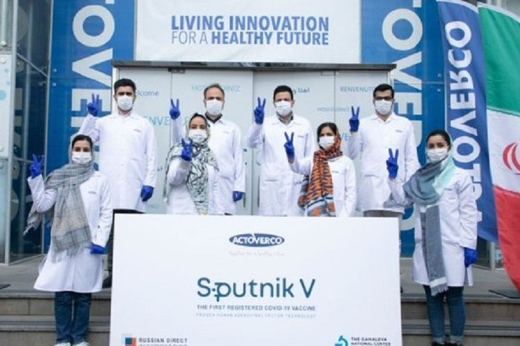 Producen en Irán lote de prueba de vacuna rusa Sputnik V
