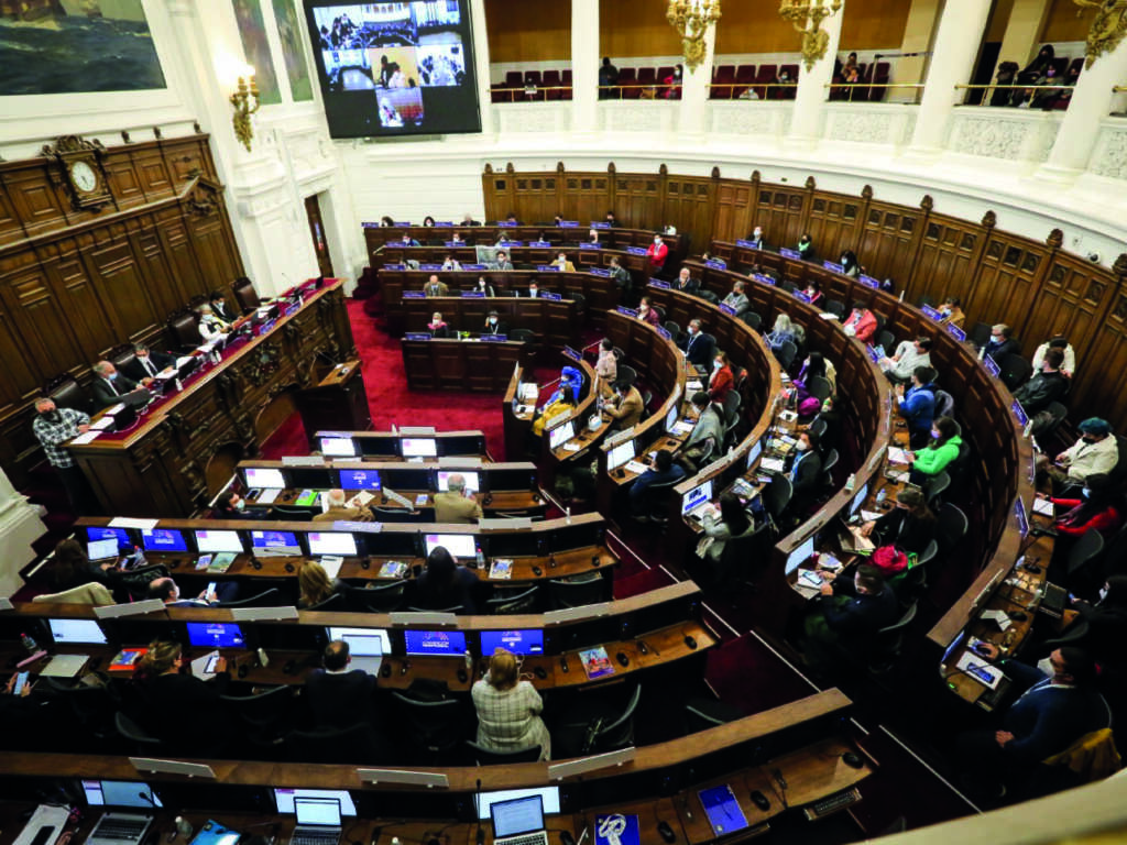 Mayoría de chilenos confía en Convención Constitucional