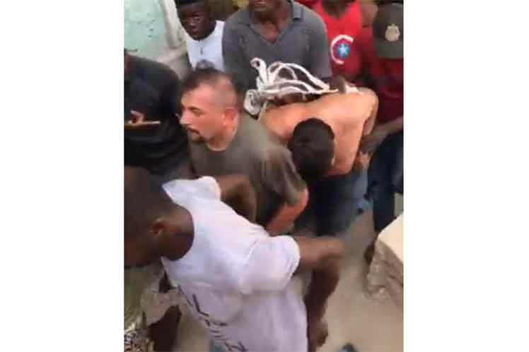 Ciudadanos arrestan a presuntos implicados en magnicidio en Haití