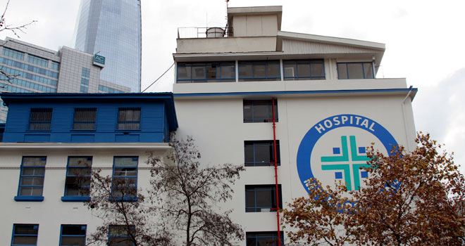 Citarán a ministro Paris por polémicas obras en Costanera Center que dejará al Hospital Metropolitano con 50% menos de camas