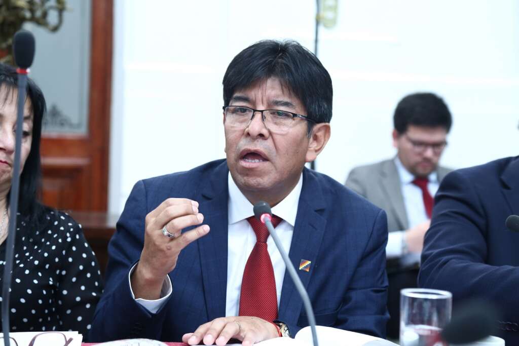 Senador Velásquez (FRVS) por José Morales a Fiscal Nacional: «Deberemos definir si queremos continuar con salidas alternativas para actos de corrupción o la búsqueda de la justicia hasta el final»