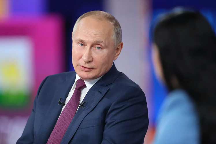 Putin decidirá hoy si Rusia reconoce las repúblicas de Donbass