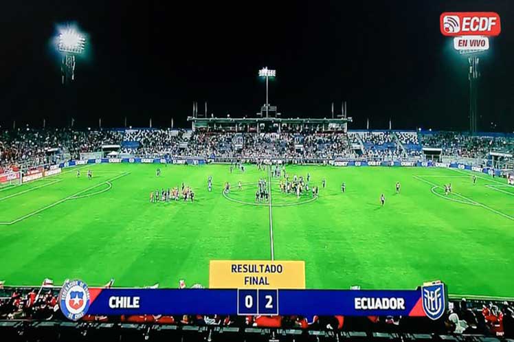 Ecuador festeja triunfo ante Chile hacia mundial de fútbol