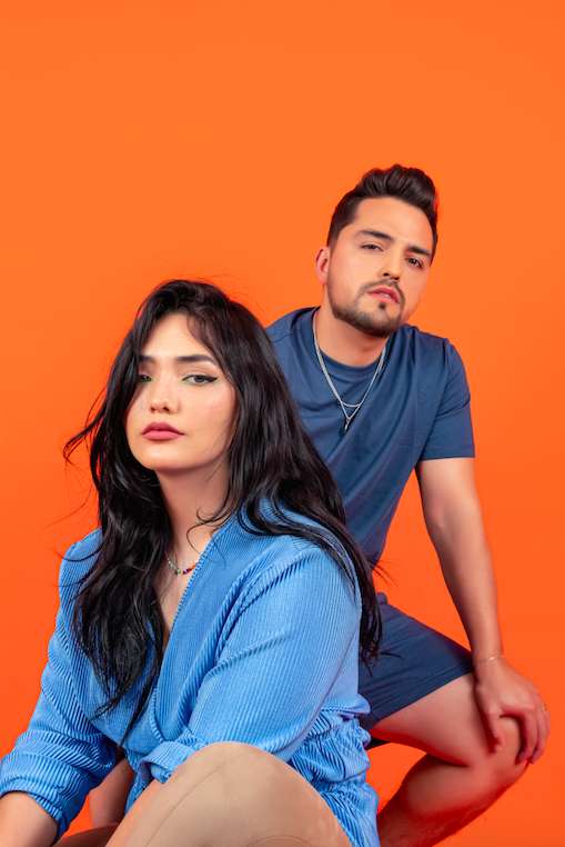 El dúo chileno del momento Vian Yovi estrena su nuevo single “Solo por ella”