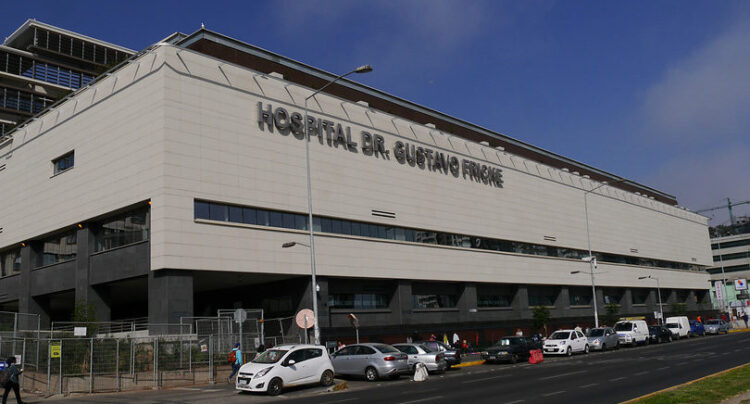 Diputado González entregó su apoyo a trabajadores movilizados por mayores recursos para el Hospital Gustavo Fricke