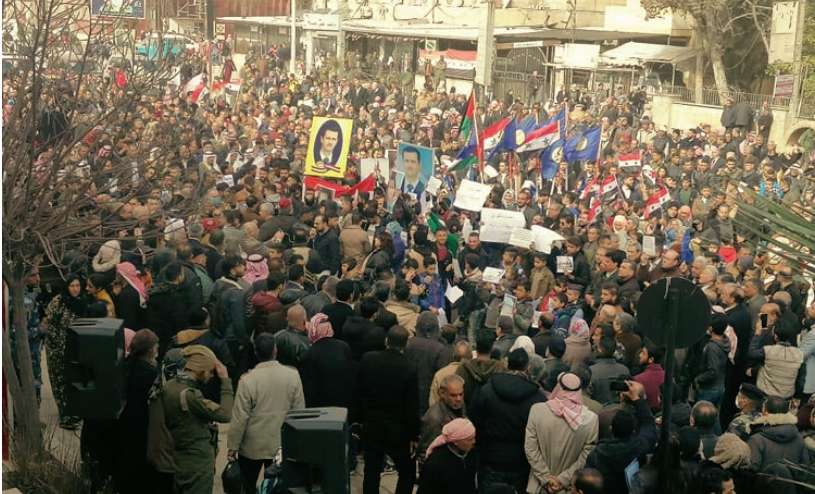 Sirios protestan por ataques a sedes universitarias