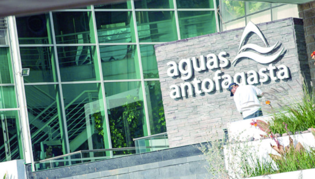 Senador Araya pide evaluar continuidad de la concesión de Aguas Antofagasta