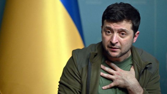 Régimen de Kiev prohíbe actividad de 11 partidos opositores, pero ninguno de derecha