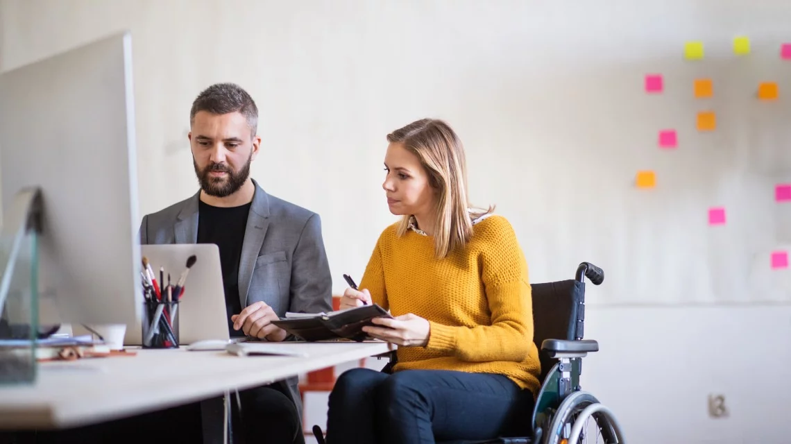 A cuatro años de la Ley de Inclusión Laboral sólo 39,5% de las empresas mantiene relaciones laborales con personas con discapacidad