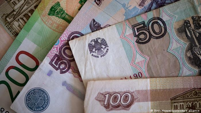 Rusia pagó por primera vez parte de su deuda externa en rublos