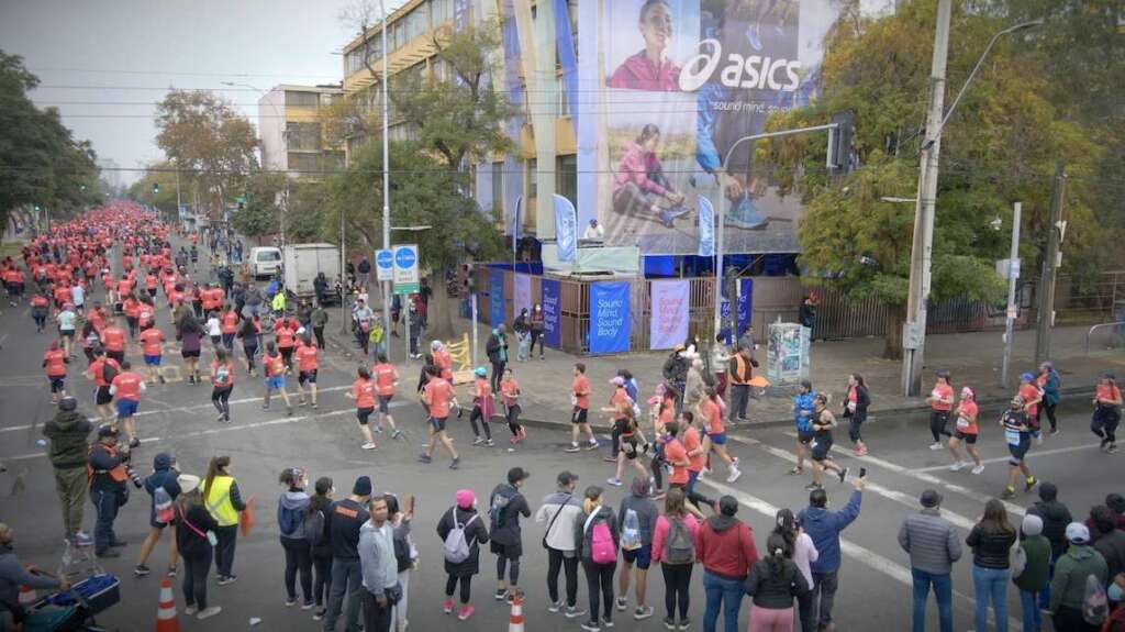 Maratón de Santiago marca récord de inscripción femenina y corona a un chileno luego de 14 años