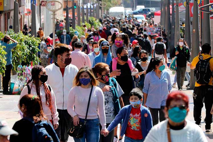 Población extranjera residente en Chile llegó a 1.482.390 personas en 2021, un 1,5% más que en 2020
