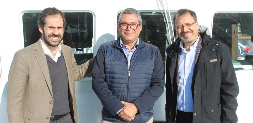 Ministro de Economía Nicolás Grau y Subsecretario de Pesca Julio Salas, visitaron Buque Científico Abate Molina