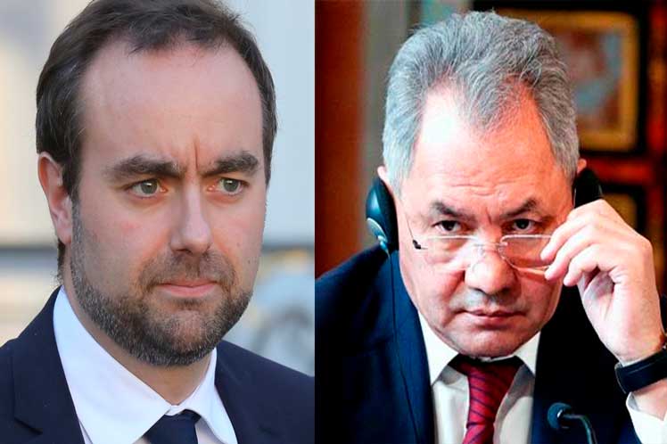 Ministros de Defensa de Rusia y Francia debaten situación en Ucrania