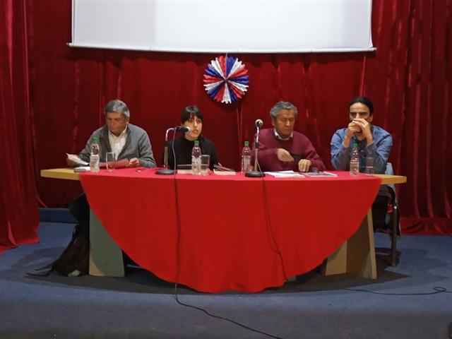 Ahora la lucha en Chile es política, afirma escritor Víctor Rivera