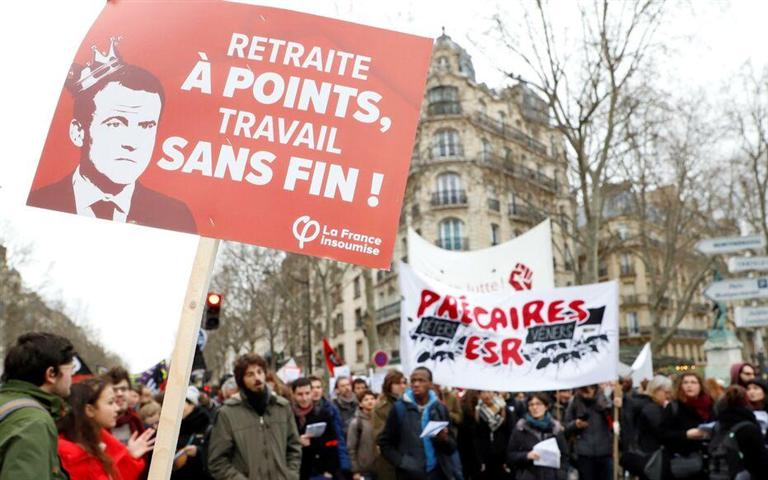 Dos de cada tres franceses contrarios a reforma de pensiones