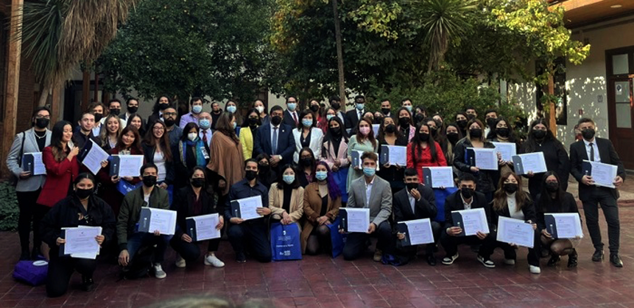Programa de Derechos Humanos y Ciudadanía de la UTEM llega a su segunda entrega de diplomas