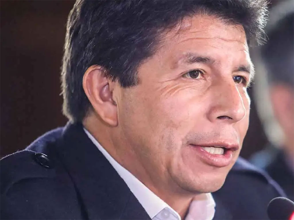 Presidente de Perú pide permiso para viajar a México y Chile