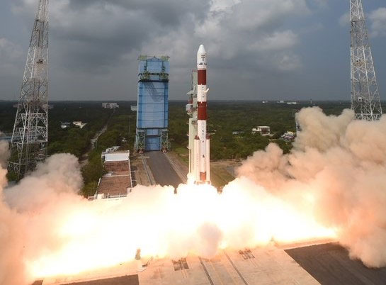 India lanzó al espacio nuevo satélite de observación de la Tierra