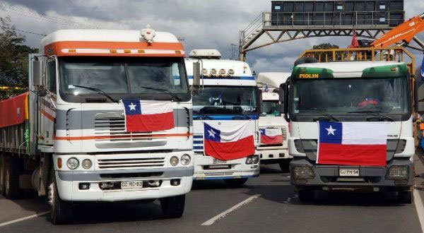 Gremio de camioneros optimista con fin del paro en Chile
