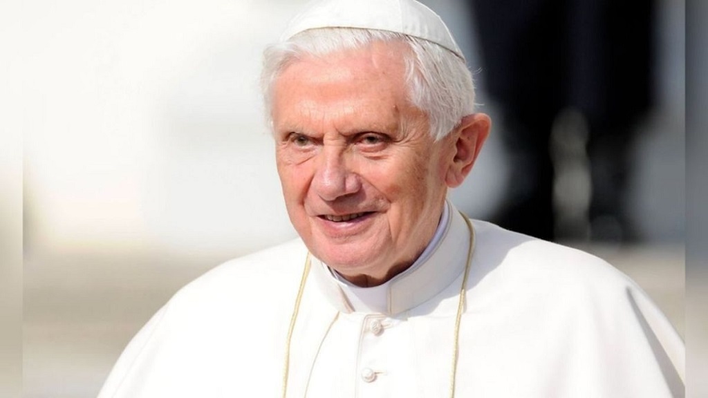 Efectúan en el Vaticano funeral del papa emérito Benedicto XVI