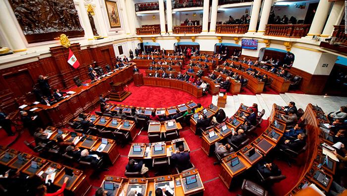Parlamento intenta hoy aprobar elecciones adelantadas en Perú