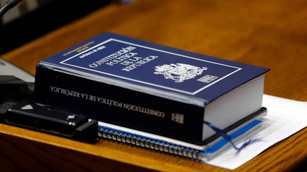 Publican acuerdo para redactar nueva Constitución en Chile
