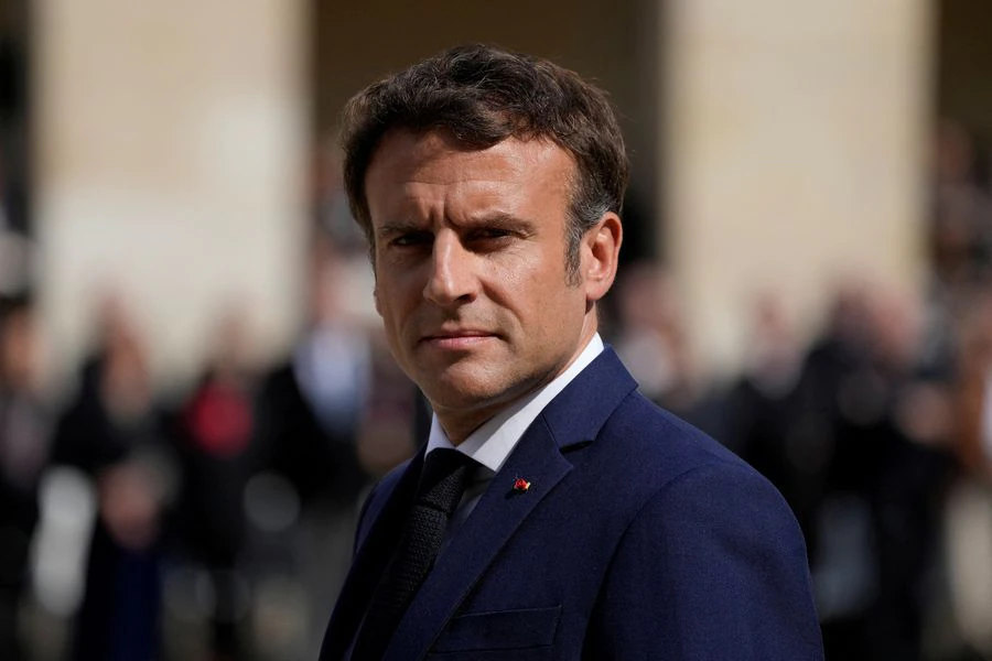 Presidente francés pasa revista a iniciativa de diálogo social