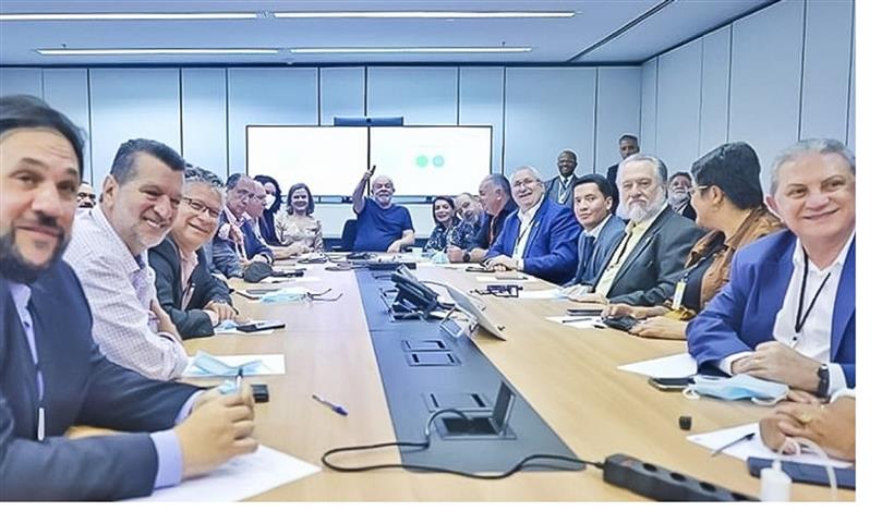 Lula en reunión con centrales sindicales: prioridad a la reconstrucción de Brasil y la recuperación de los empleos