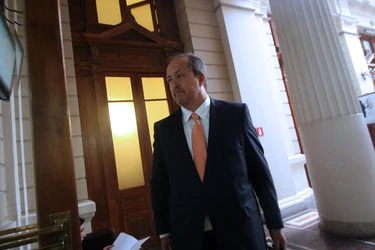 Senado vota por tercer candidato a Fiscal General de Chile