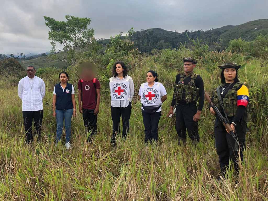 Grupo armado de extintas FARC-EP entrega soldado colombiano a CICR