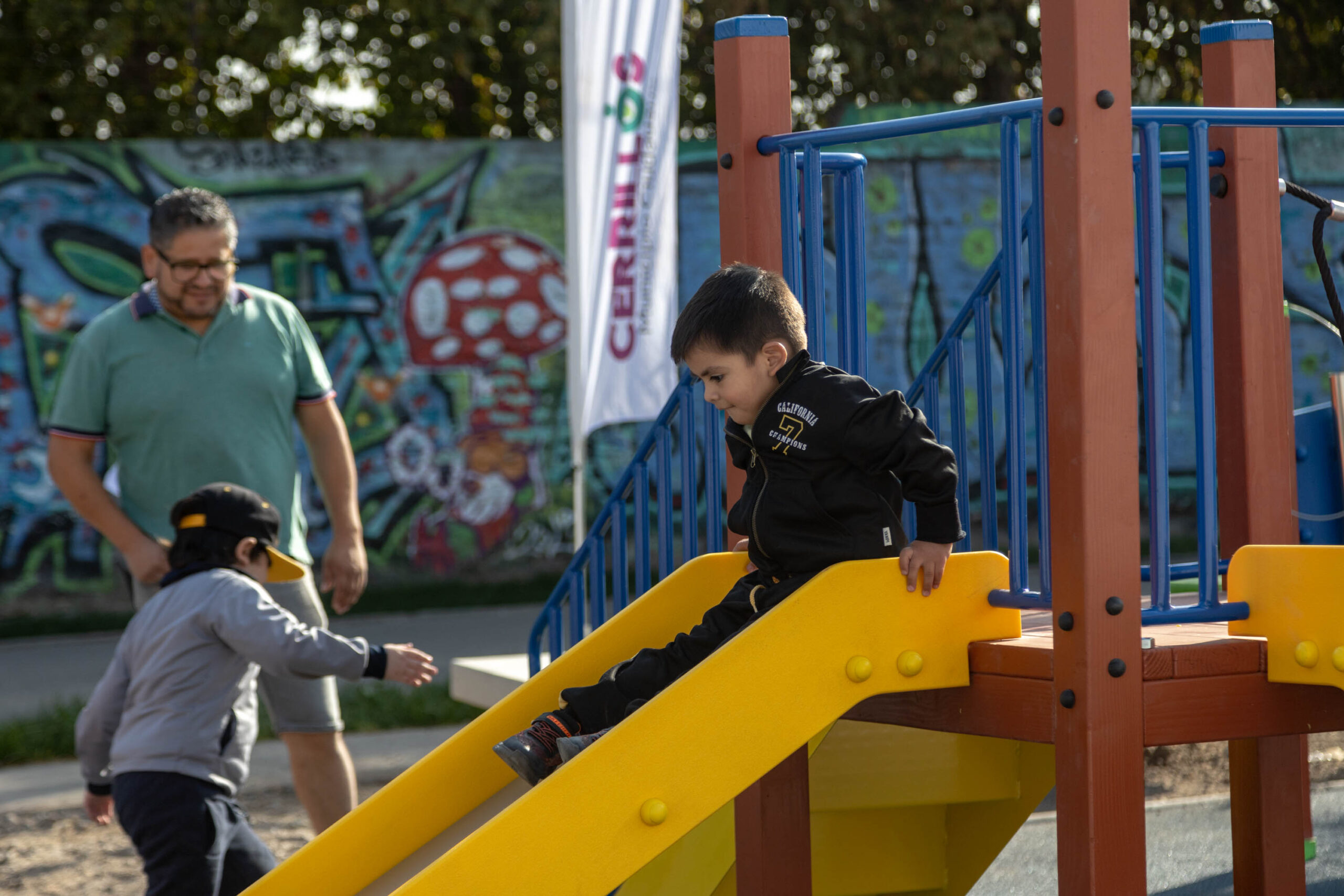 Cerrillos: Inauguran plaza blanda de juegos para la primera infancia