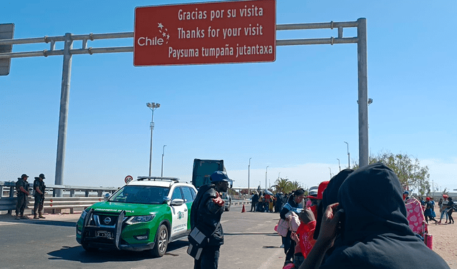 Policía despeja bloqueo de carretera en zona de frontera Perú-Chile