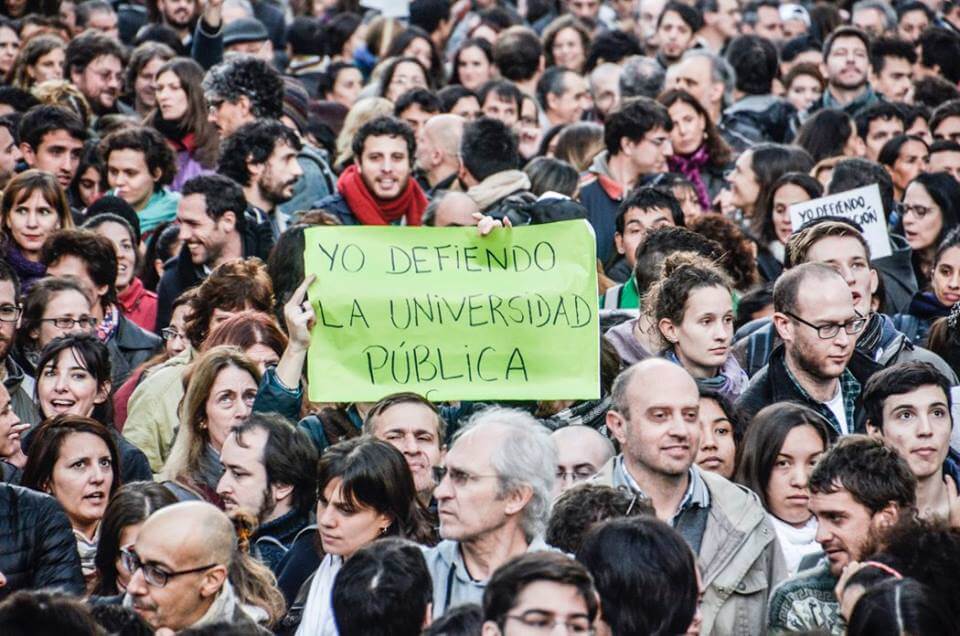 Presentan libro “La Universidad Pública Amenazada. 40 años en el mercado chileno de la Educación Superior”