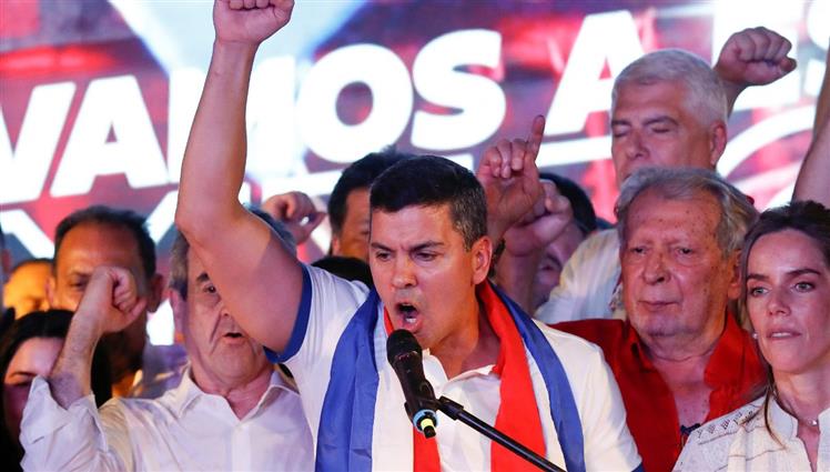 Justicia Electoral paraguaya da como ganador a candidato oficialista Santiago Peña