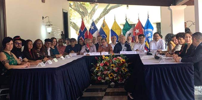 Llaman a Petro a precisar postura sobre Diálogos de Paz para Colombia